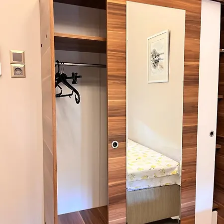 At 100 Meters To The Sea In * 울라