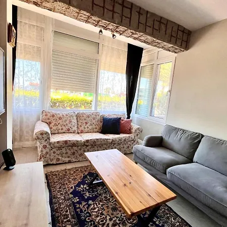 At 100 Meters To The Sea In 펜션