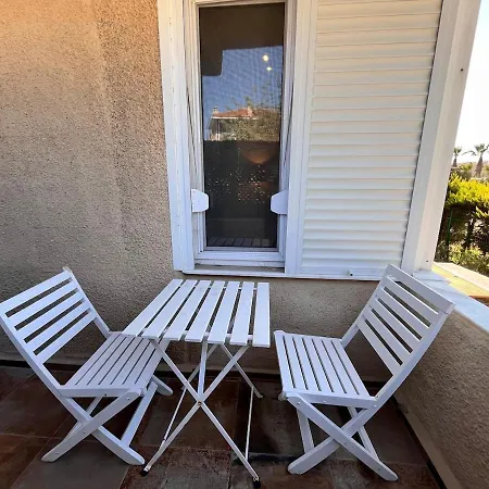 At 100 Meters To The Sea In 울라