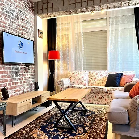 At 100 Meters To The Sea In 울라