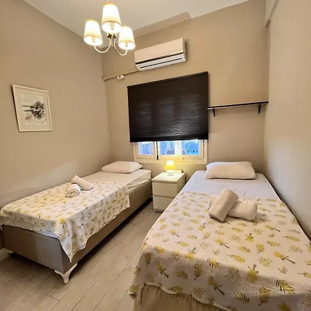 At 100 Meters To The Sea In 울라