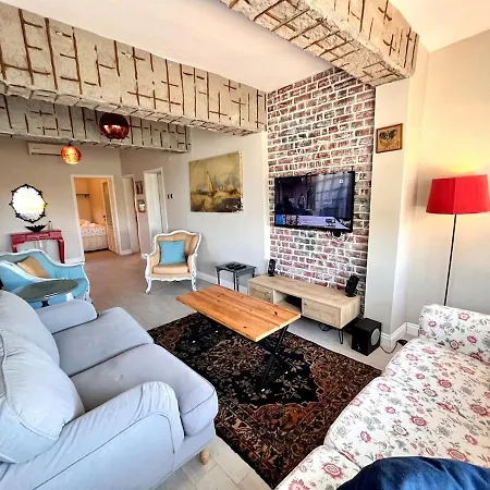 At 100 Meters To The Sea In 펜션