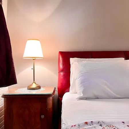 At 100 Meters To The Sea In 울라