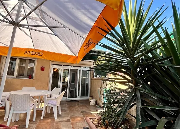 Prázdninový dům At 100 Meters To The Sea In *