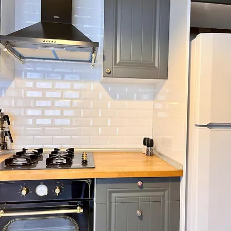 At 100 Meters To The Sea In Case de vacanță