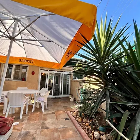 Case de vacanță At 100 Meters To The Sea In *