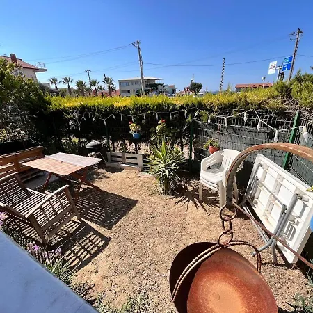 At 100 Meters To The Sea In Case de vacanță *